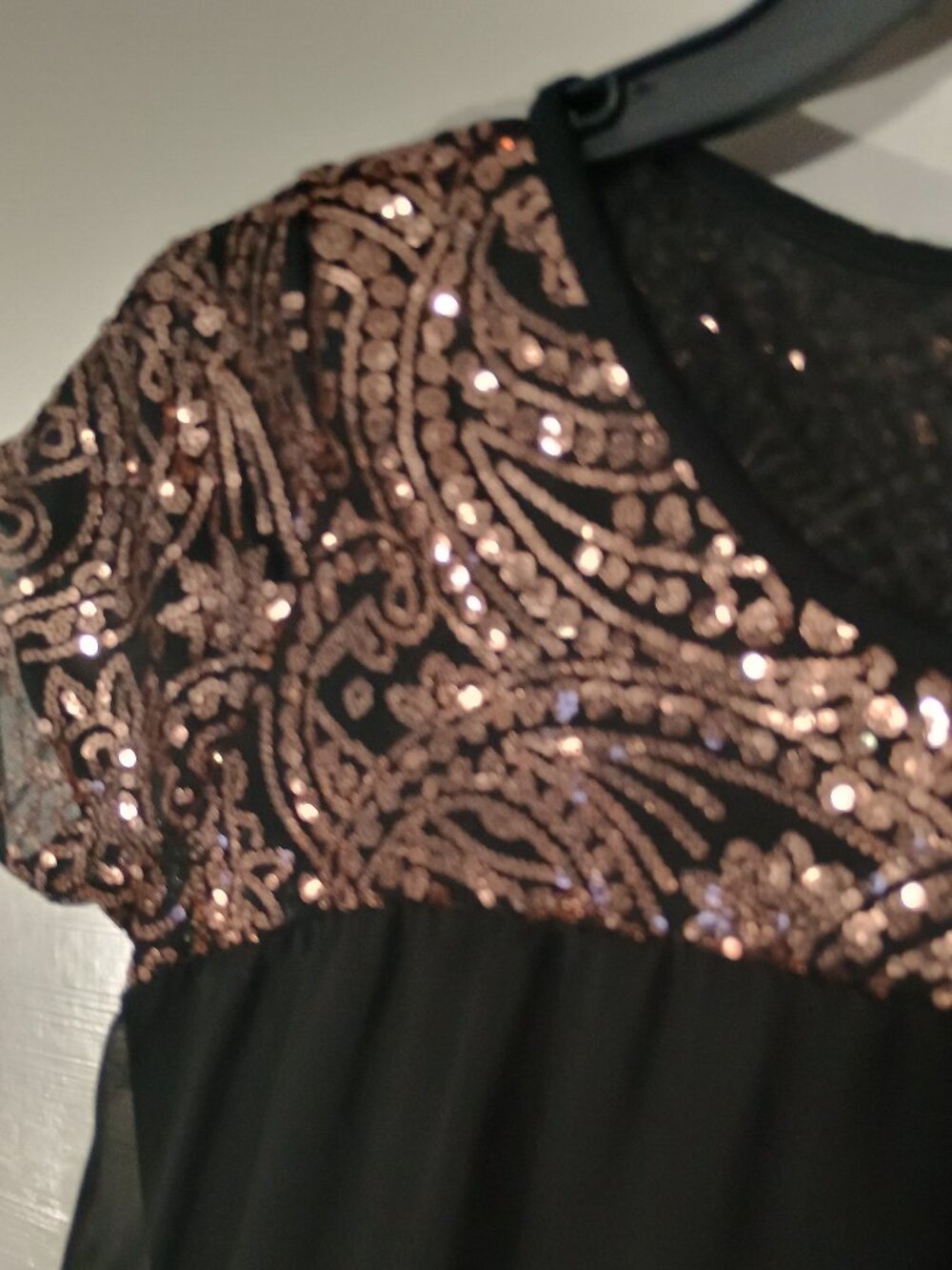 Vanilla Bay Black Rose Gold Sequin Paisley Babydoll Tunic Top Size M - Picture 6 of 8